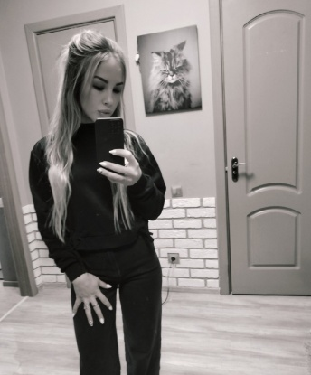 Сексуальная богиня с нежным телом приглашает в гости состоятельного мужчину. Отдохни от повседневности в моих объятиях, окунься в океан страсти и наслаждения! 1947, 27 лет